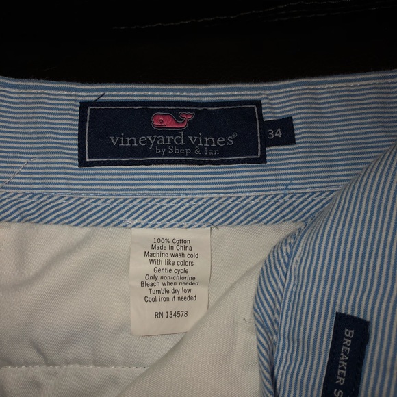 Vineyard Vines Breaker Shorts - Picture 2 of 2
